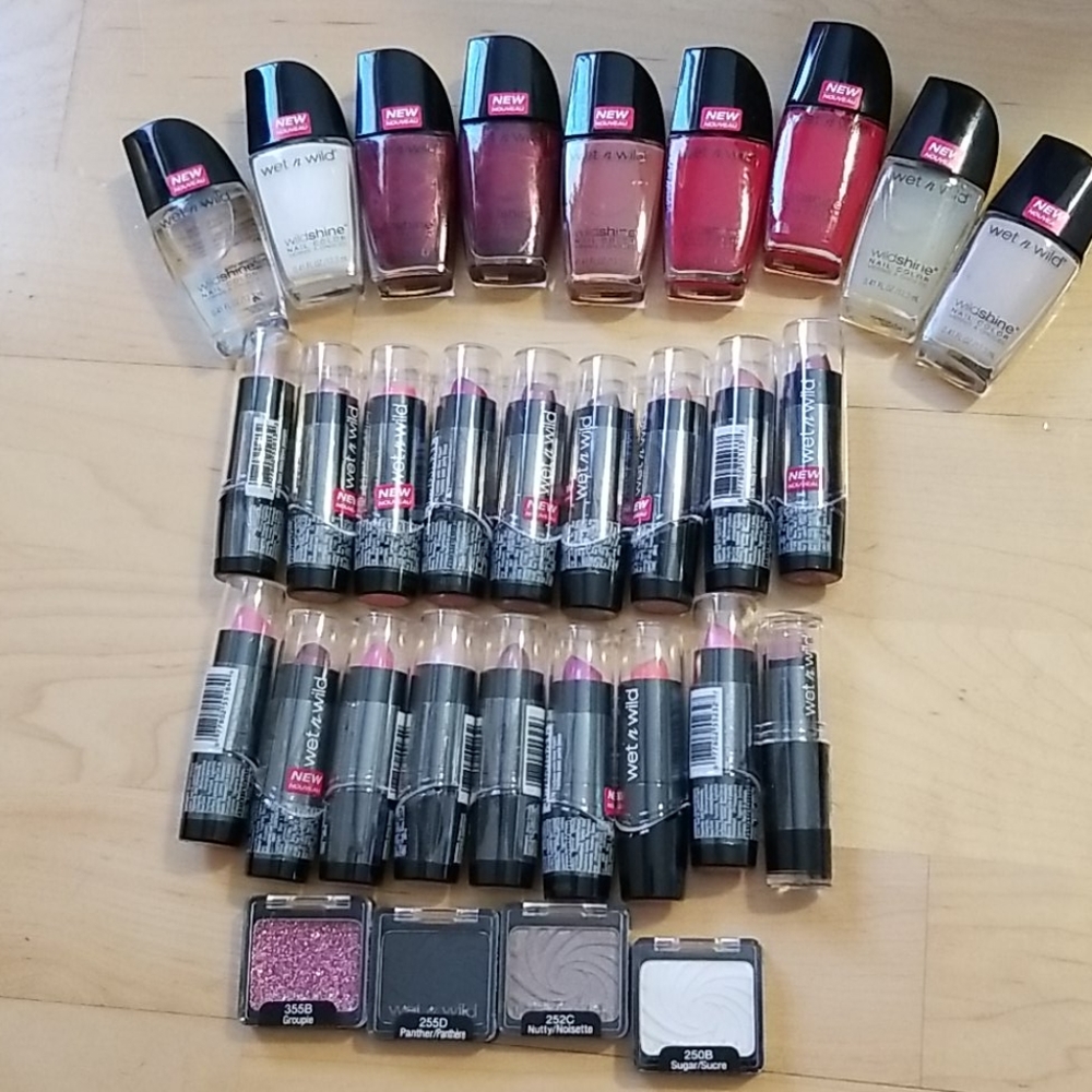 Over 35pc Wet N Wild Makeup Wholesale LOT